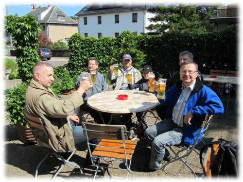 Biergarten vom "Gut Holz", v.l.n.r.: J�rgen, Gerd, Karsten, Markus, J�rg und J�rg