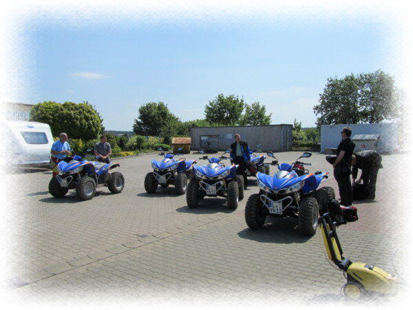 Start auf dem Hof der Firma Neubert