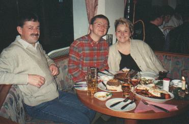 v.l.n.r.: J�rg, Onkel Herkules, Marion